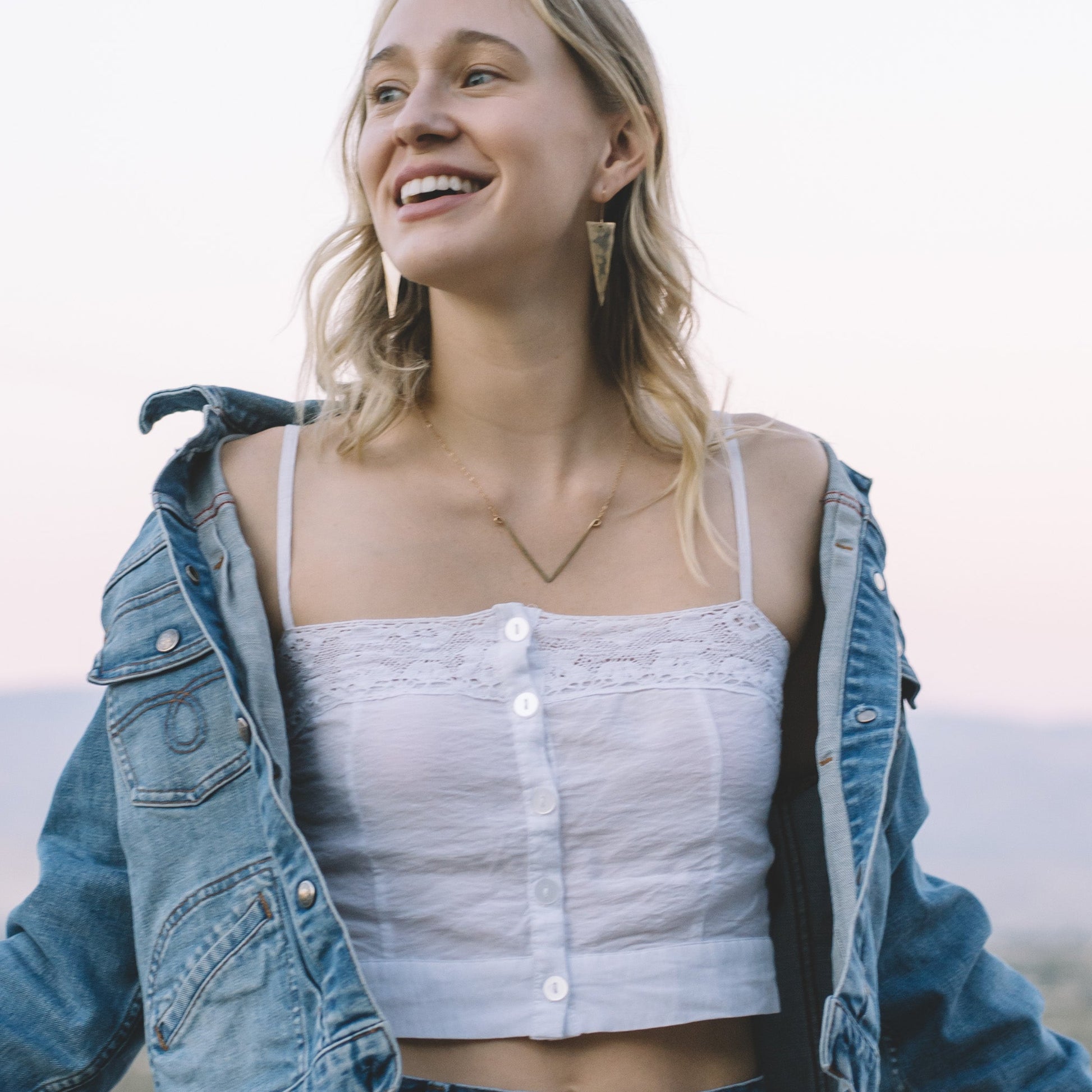 Large V Bar Short Necklace - Lux Reve