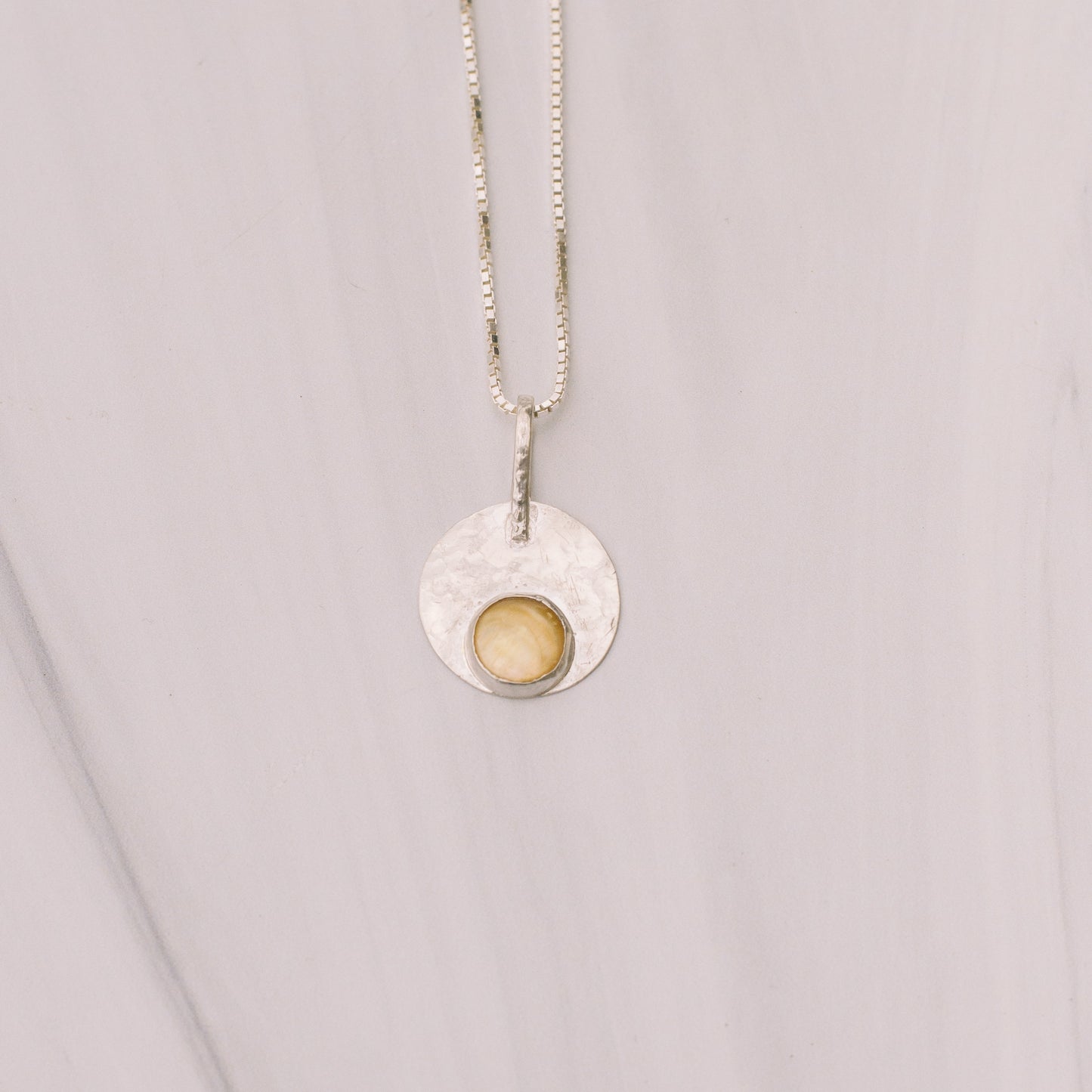 Sterling Silver Shell Bezel Short Necklace - Lux Reve