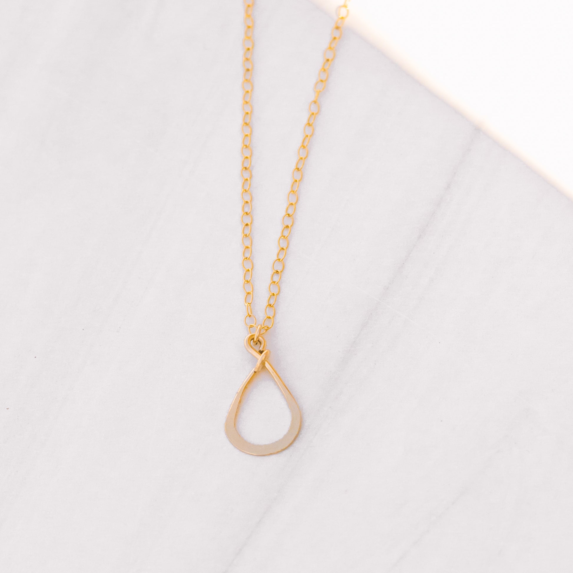 Simple Tear Drop Necklace - Lux Reve